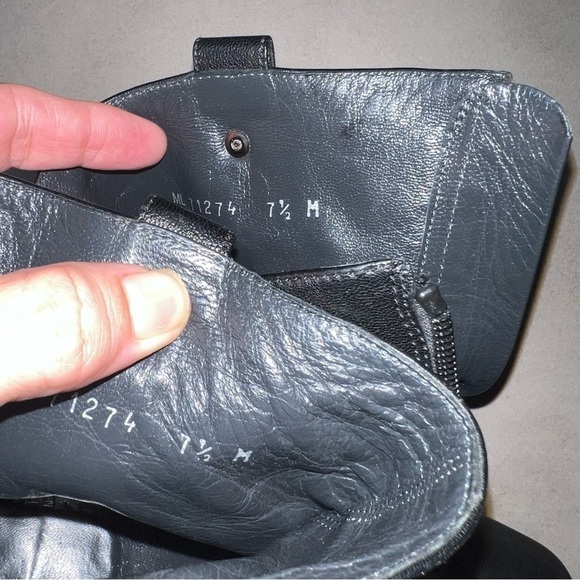 STUART WEITZMAN Leather Ankle Boot - Picture 11 of 11